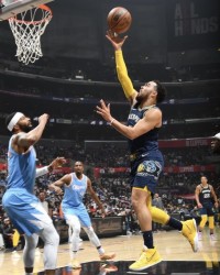  莫兰特伤退，灰熊末节崩盘负老鹰  