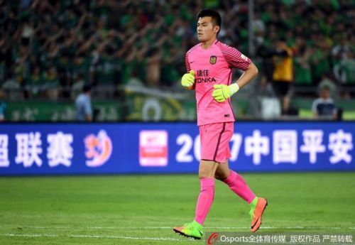  雷恩年轻门将惊艳发挥，多次扑救保住平局果实