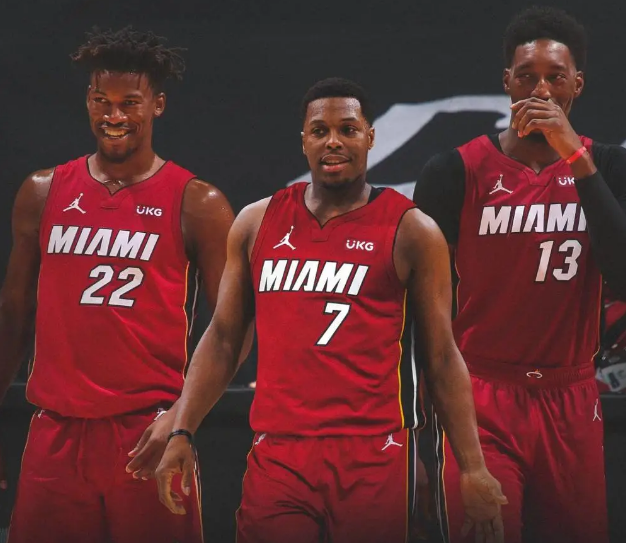  阿德巴约制霸内线热火轻取奇才队